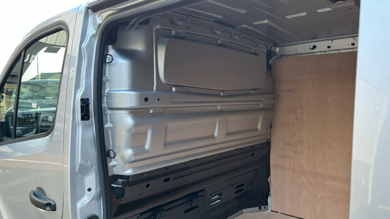 Renault Trafic Swb Diesel SL30 Blue dCi 130 Extra [Safety] Van